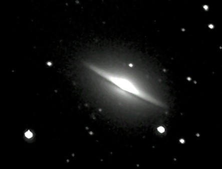 Sombrerogalaxie M104 SW-Aufnahme